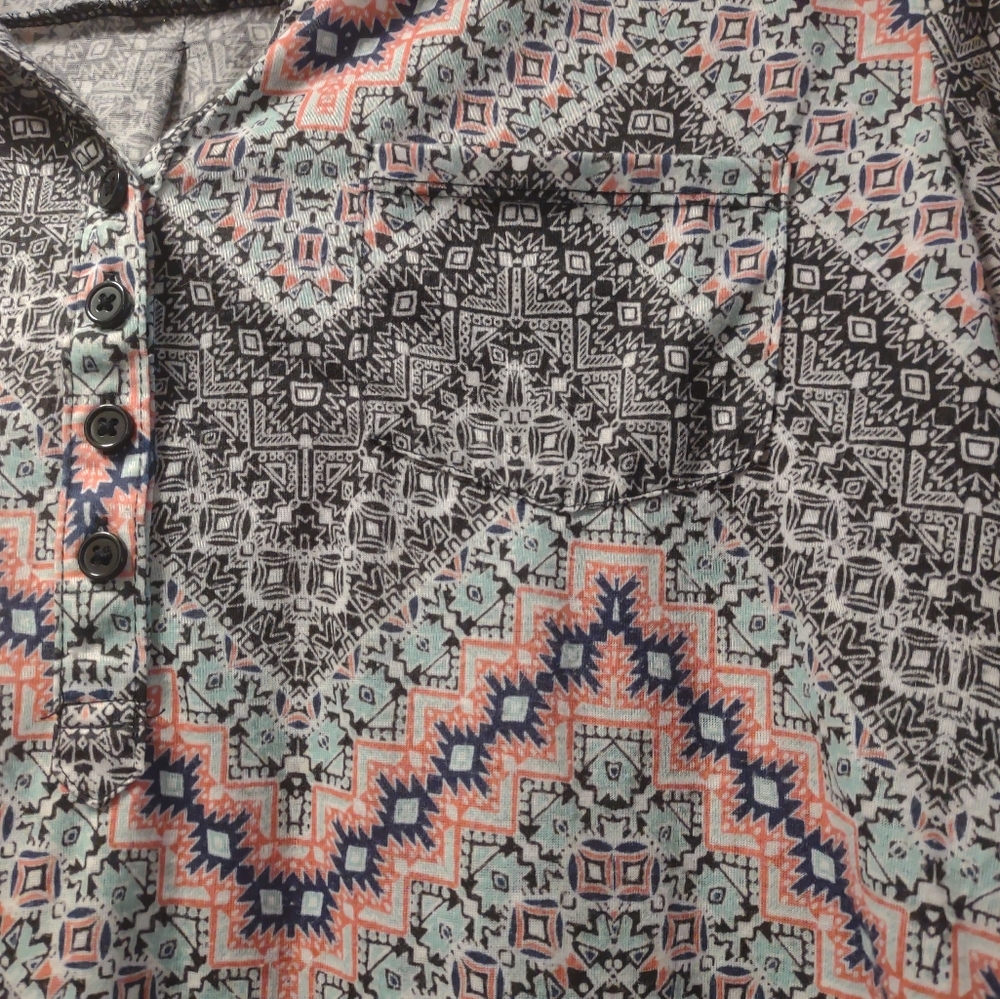 Women's Geometric Patterned Blouse - Picture 2 of 3